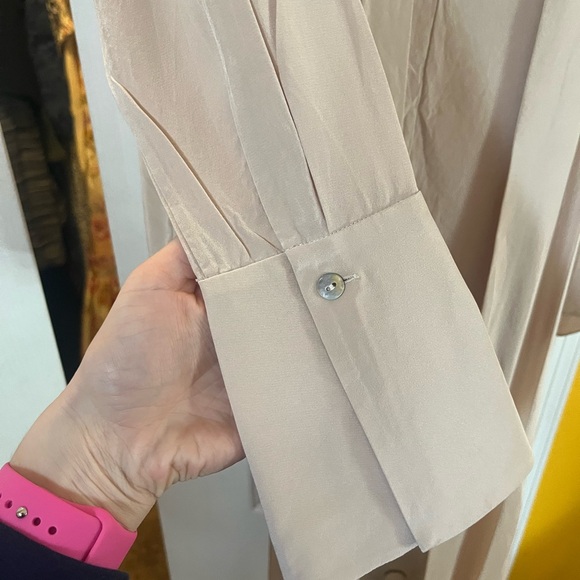 Lilysilk blouse with Scarf Tie - Picture 3 of 6